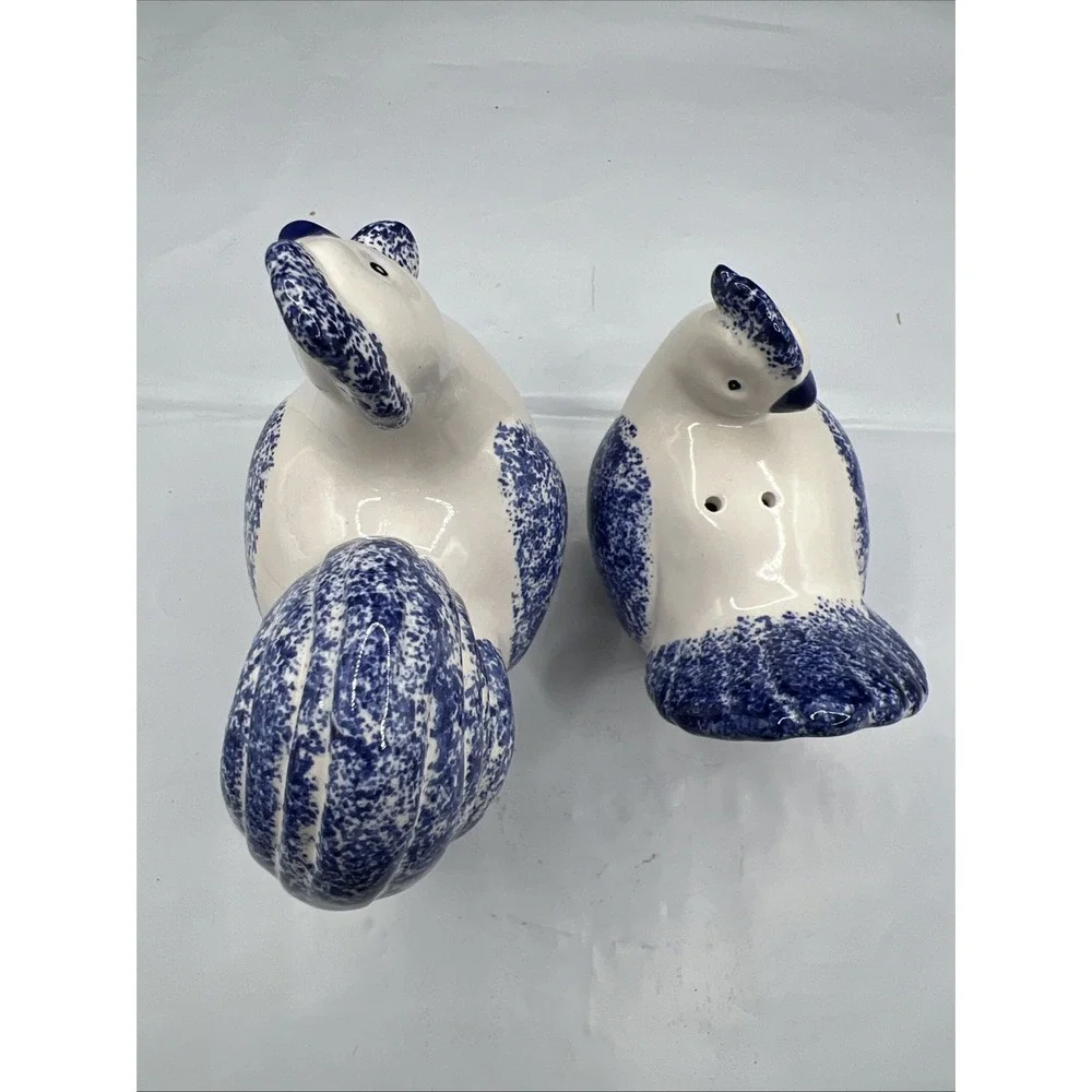 NIB Vintage CIB CIC Spongeware Rooster Chicken Ceramic Salt Pepper Shakers Set